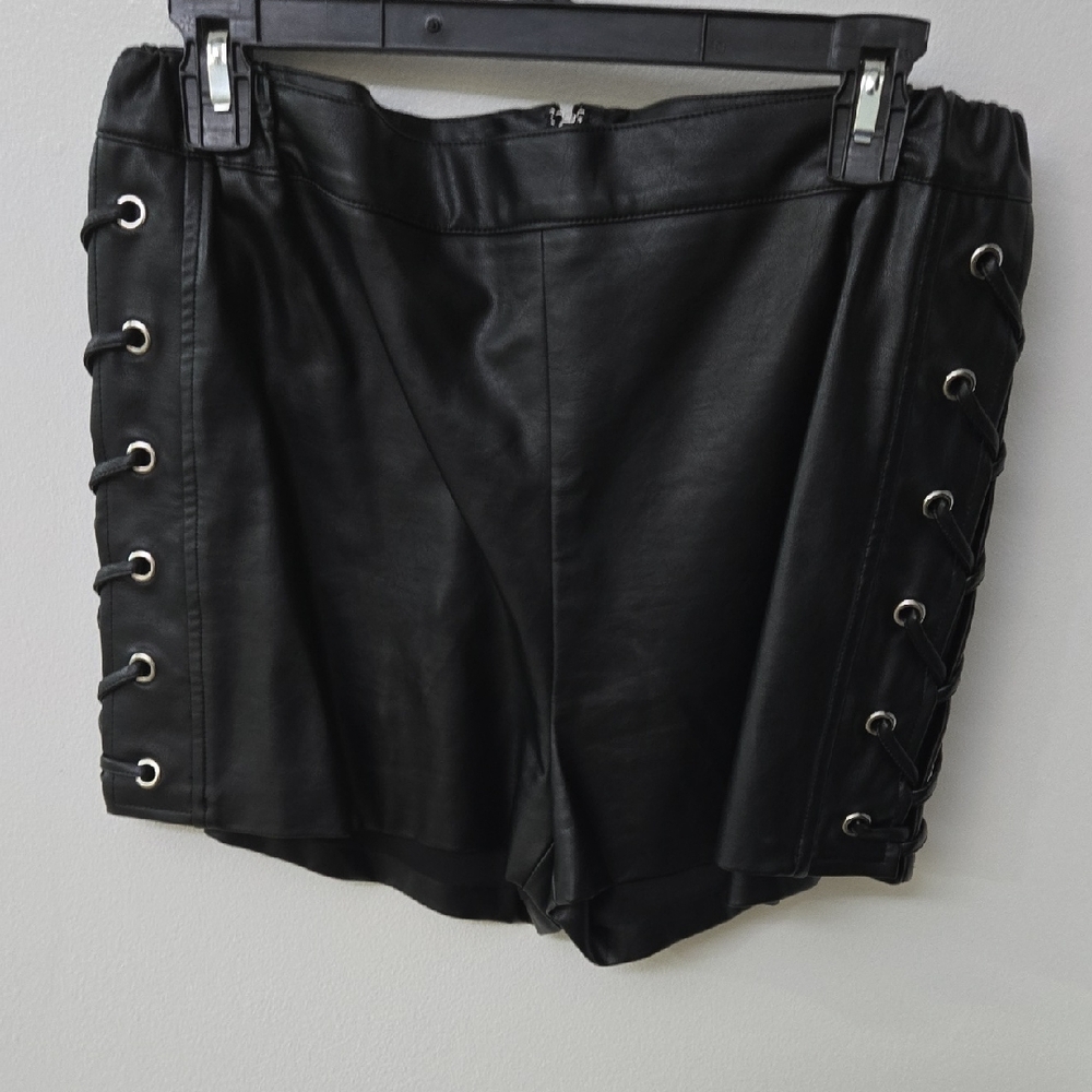 VENUS Black High Waist Lace-Up Shorts